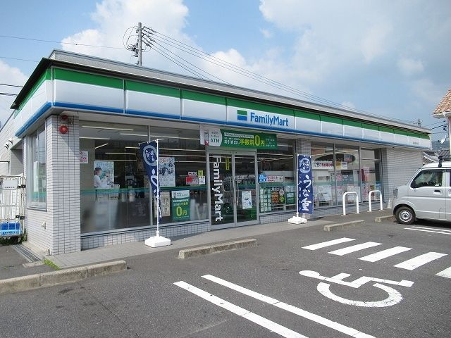 コンビニ　ファミリーマート名張希央台店様（コンビニ）まで300m