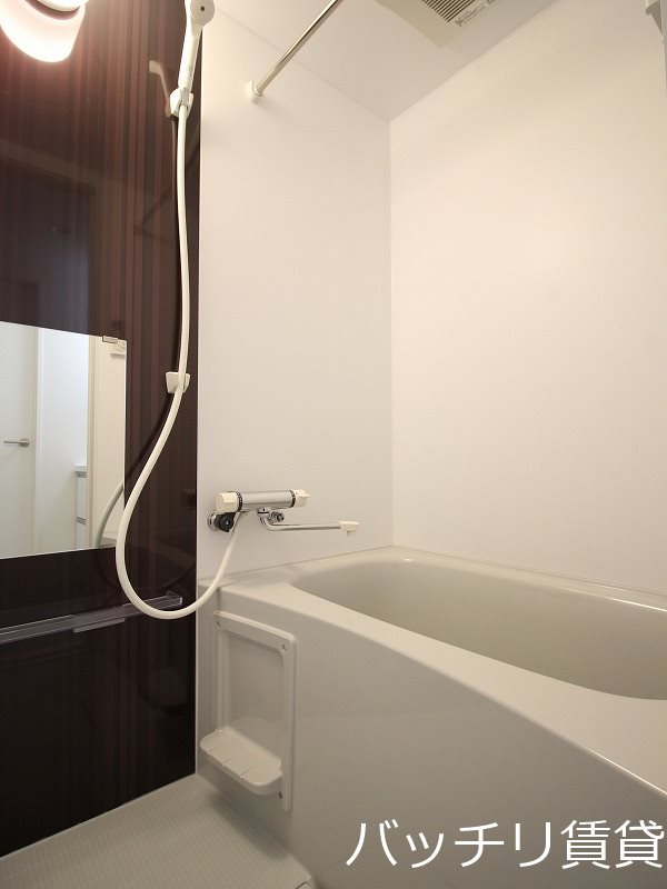バス・シャワールーム　同型タイプの為、現状を優先致します。