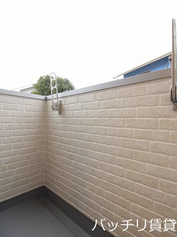 バルコニー　同型タイプの為、現状を優先致します。