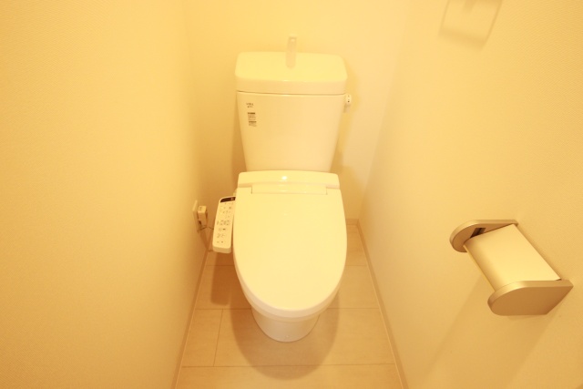 トイレ　※別室の参考写真の為、現況優先です。