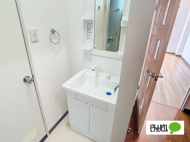 洗面設備　別の部屋の写真です