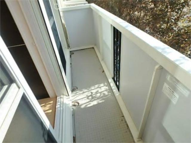 バルコニー　２部屋につながるバルコニーです