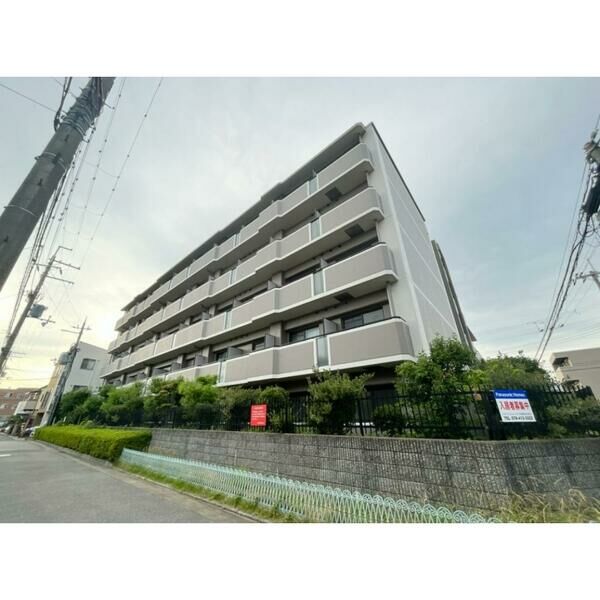 建物外観　オートロック完備で安心のセキュリティ♪