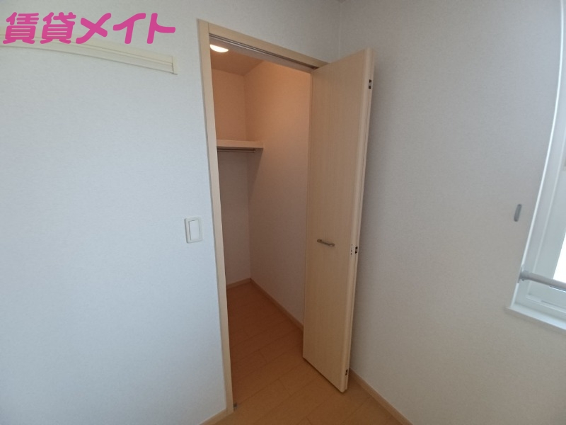 収納　同型参考写真