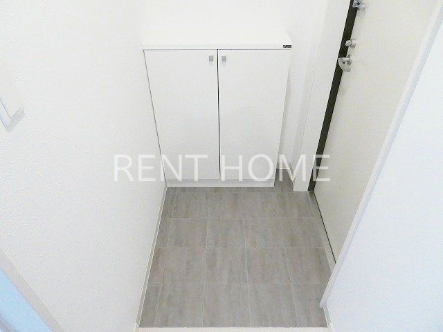 玄関　下駄箱付き