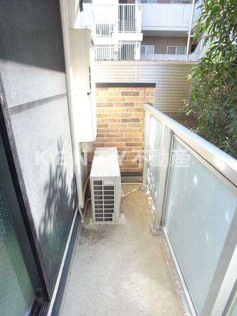 バルコニー　バルコニーからの眺めを楽しみながら食事をしませんか