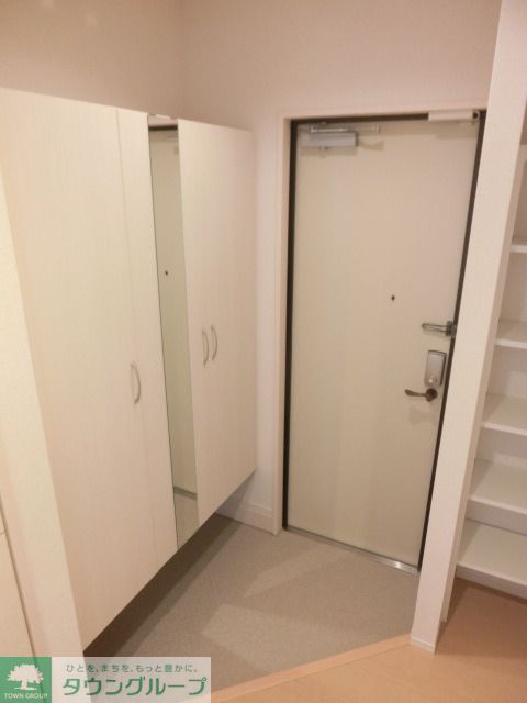 玄関　シューズボックス完備です。