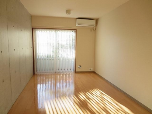 居室・リビング　※別部屋参考写真です