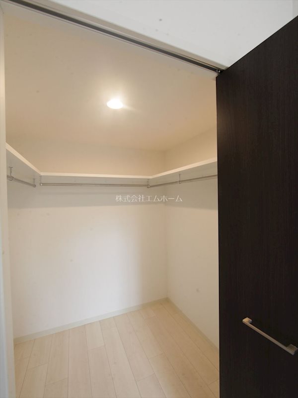 収納　ウォークインクローゼット（収納充実しています）