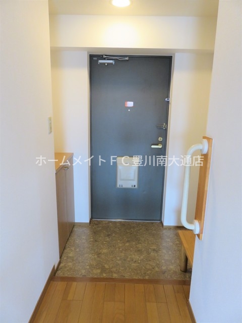 玄関　同型別部屋写真