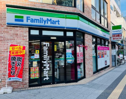 コンビニ　ファミリーマート 金沢八景駅前店（コンビニ）まで723m