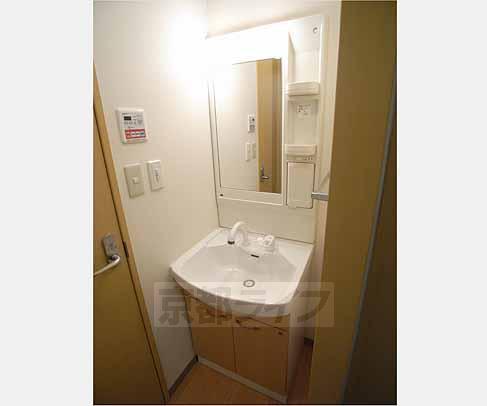 洗面設備　シャンプードレッサー付きです