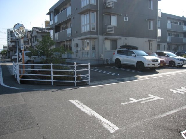 駐車場　駐車場