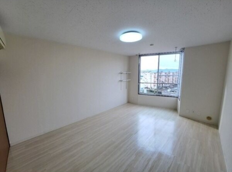 居室・リビング　図面と現状に相違がある場合には現状を優先