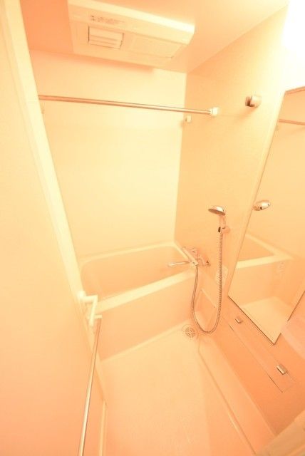 バス・シャワールーム　バスルーム