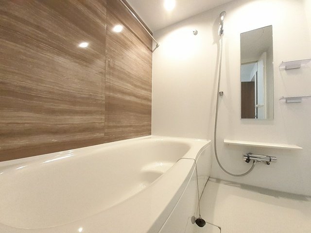 バス・シャワールーム　お風呂で日々の疲れを落としましょう