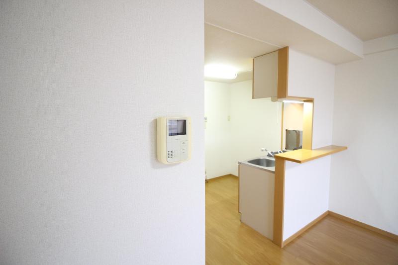 セキュリティ　ＴＶインターホンで来客を確認できます。