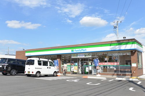 コンビニ　ファミリーマート 京屋玉串元町店（コンビニ）まで383m