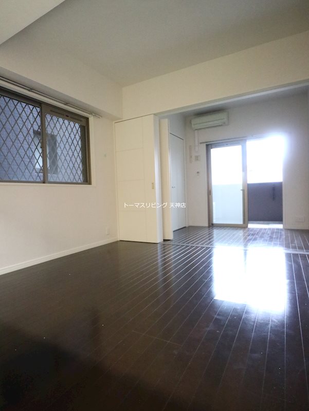 居室・リビング　※同物件別号室参考写真