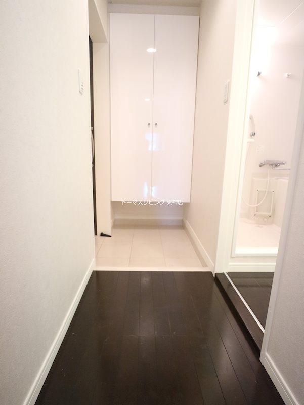 玄関　※同物件別号室参考写真