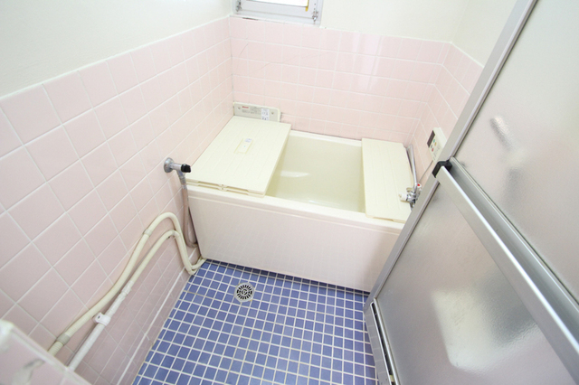 バス・シャワールーム　一日の疲れを癒してください