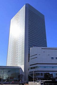 役所　横浜市役所（役所）まで261m
