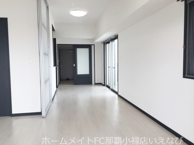 居室・リビング　※別部屋のお写真となります。