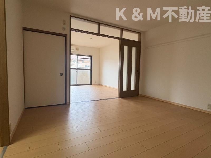 その他部屋・スペース　落ち着いて過ごせるお部屋なので、寝室にいかがでしょうか