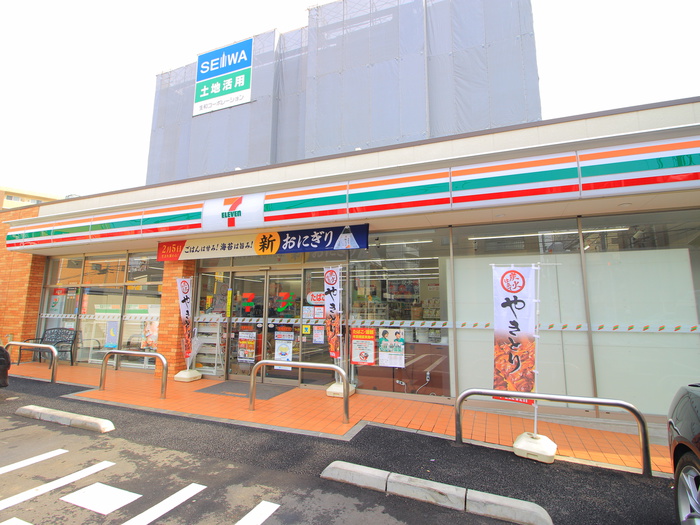 コンビニ　セブンイレブン板橋仲町店（コンビニ）まで23m