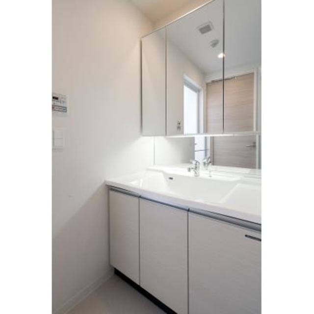 洗面設備　※写真は同タイプ住戸です。