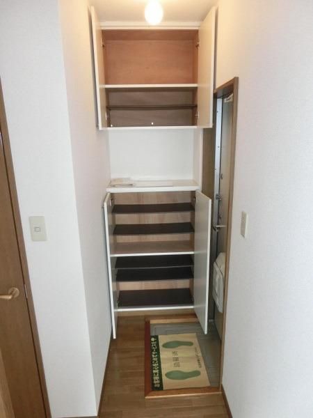 玄関　※反転タイプです