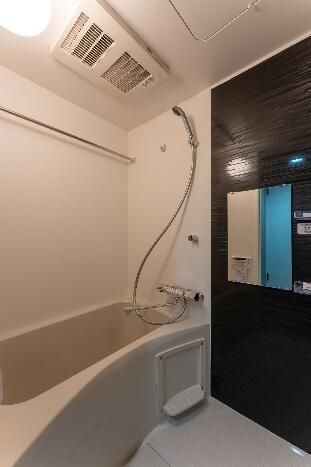 バス・シャワールーム　コンパクトで使いやすいお風呂です