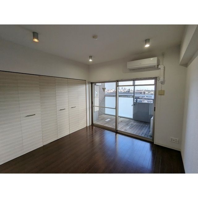 居室・リビング　同物件別部屋写真