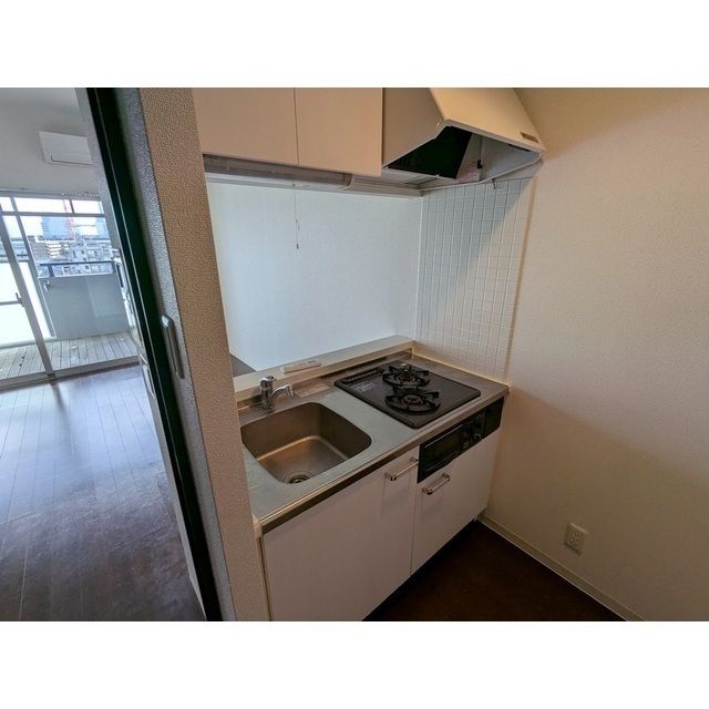 キッチン　同物件別部屋写真