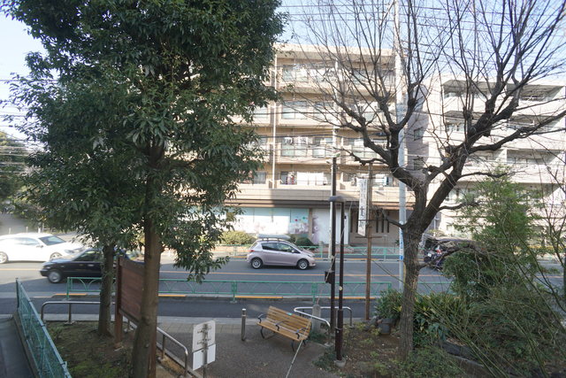 眺望　お部屋からの景色です！圧迫感がないので暮らしやすい♪