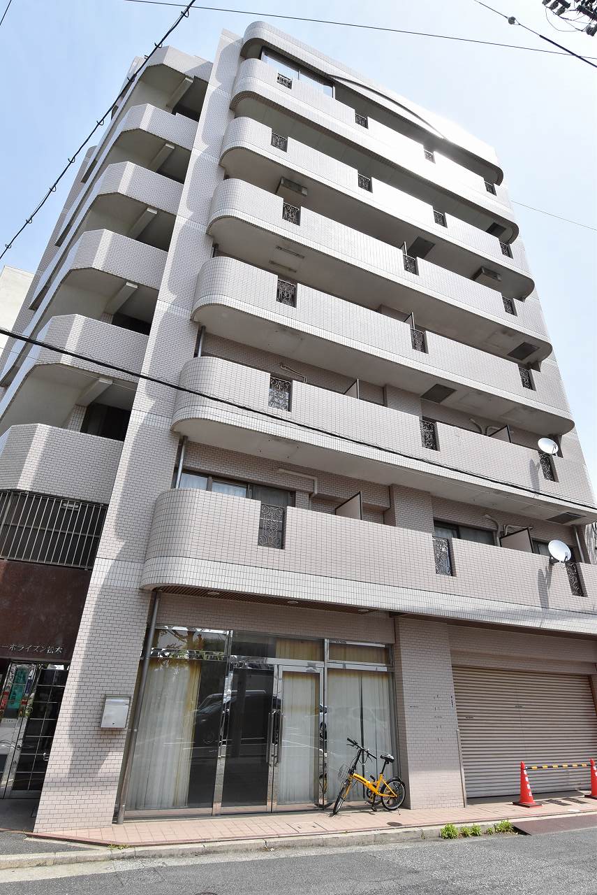 建物外観　明るい室内南向きです。