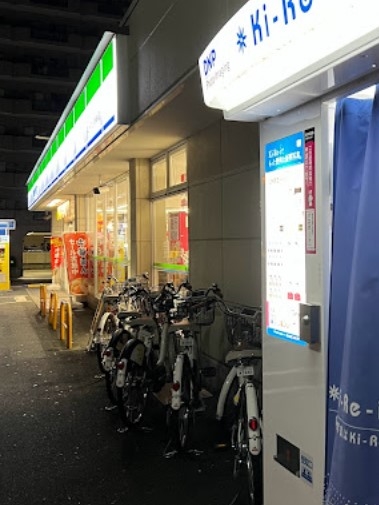 コンビニ　ファミリーマートスリーウェル新横浜店（コンビニ）まで167m