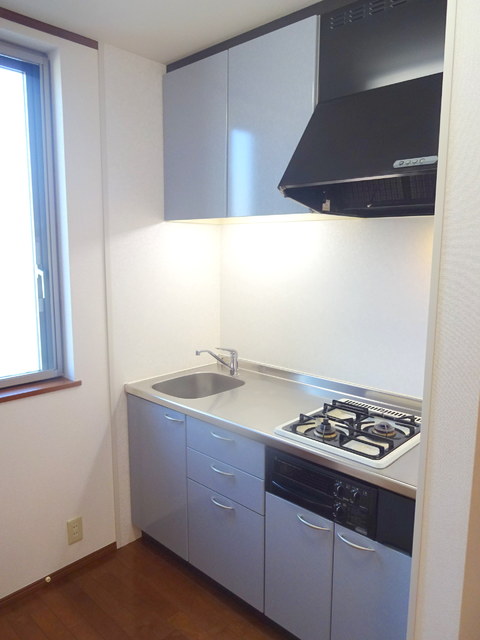 キッチン　★キッチン窓あり・収納充実★