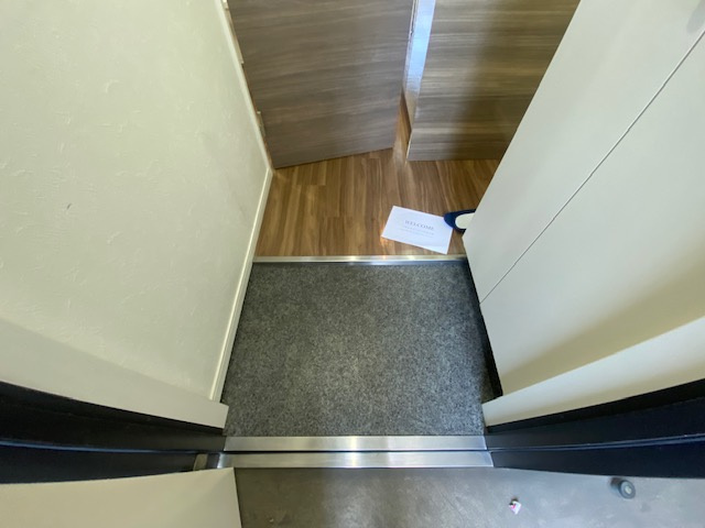 玄関　※同施工会社のイメージ写真※