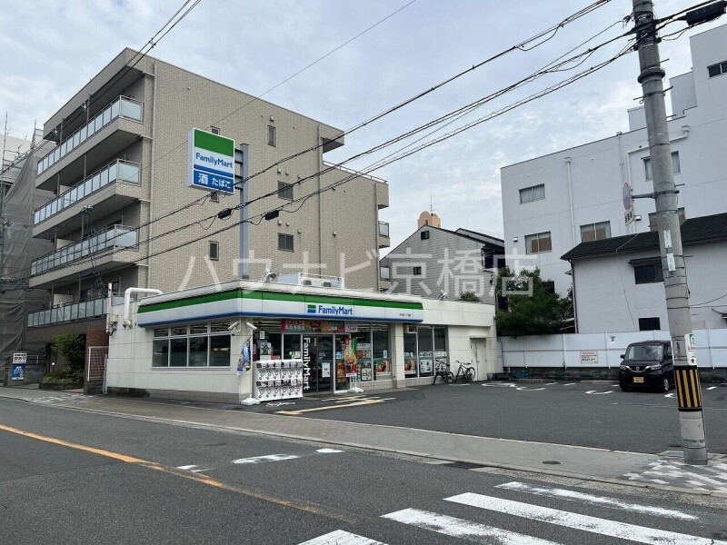 コンビニ　ファミリーマート内代町二丁目店（コンビニ）まで386m