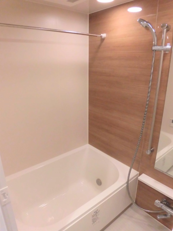 バス・シャワールーム　追い炊き機能付き♪