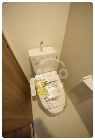 トイレ　コスモ真田山　温水洗浄便座