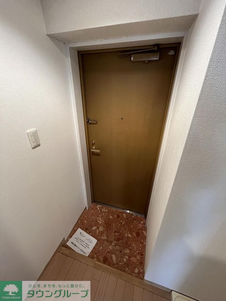 玄関　同施工別部屋参照。