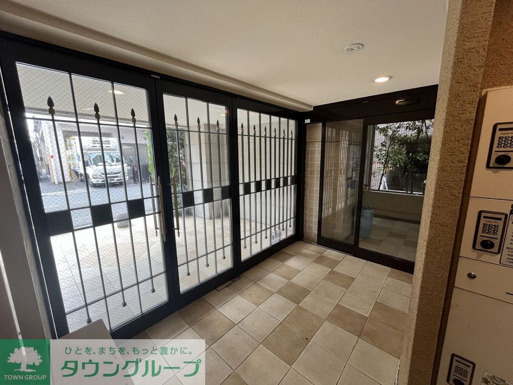 ロビー　同施工別部屋参照。