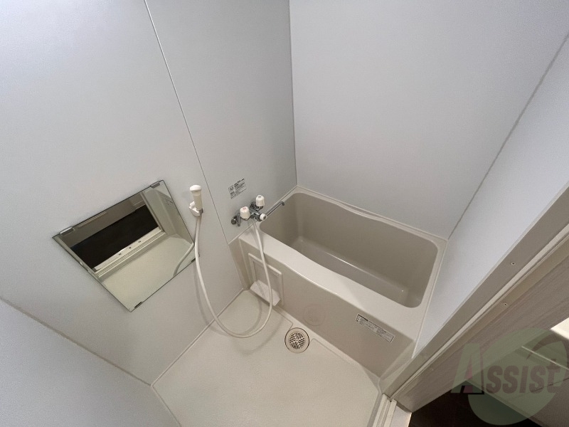 バス・シャワールーム　お風呂になります。一日の疲れを癒してくださいね。