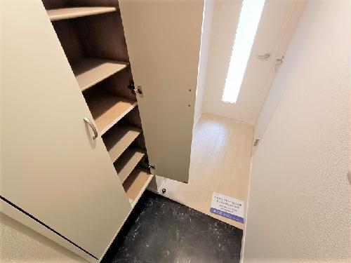 居室・リビング　家電・家具付きのお部屋です。