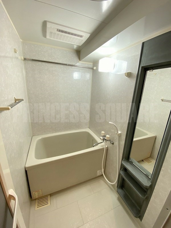 バス・シャワールーム　浴室乾燥機付き