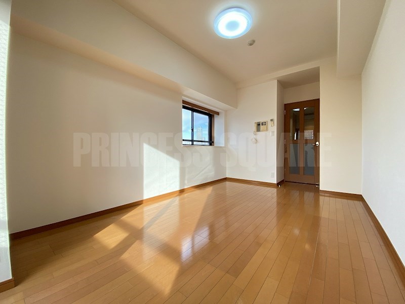 その他部屋・スペース　天井が高いので解放感があります。