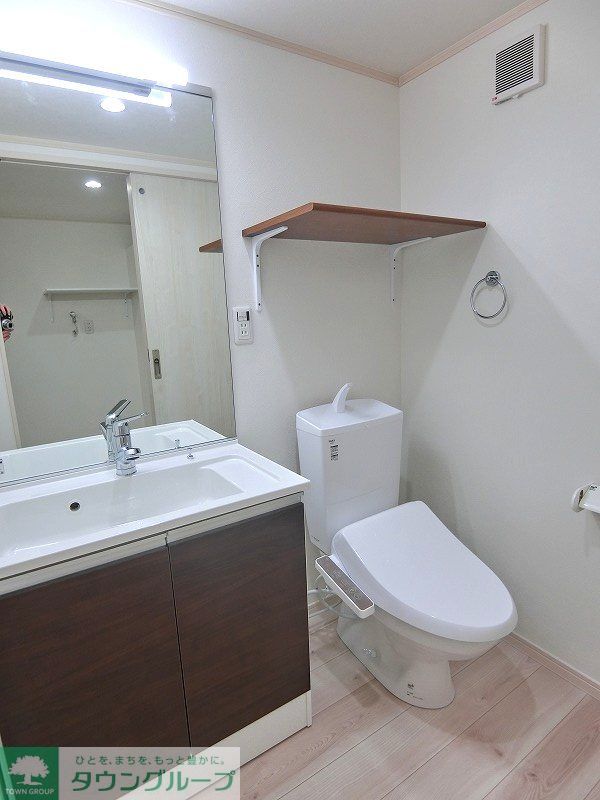 洗面設備　洗面台はシャワーノズルが伸縮！身支度が快適です♪