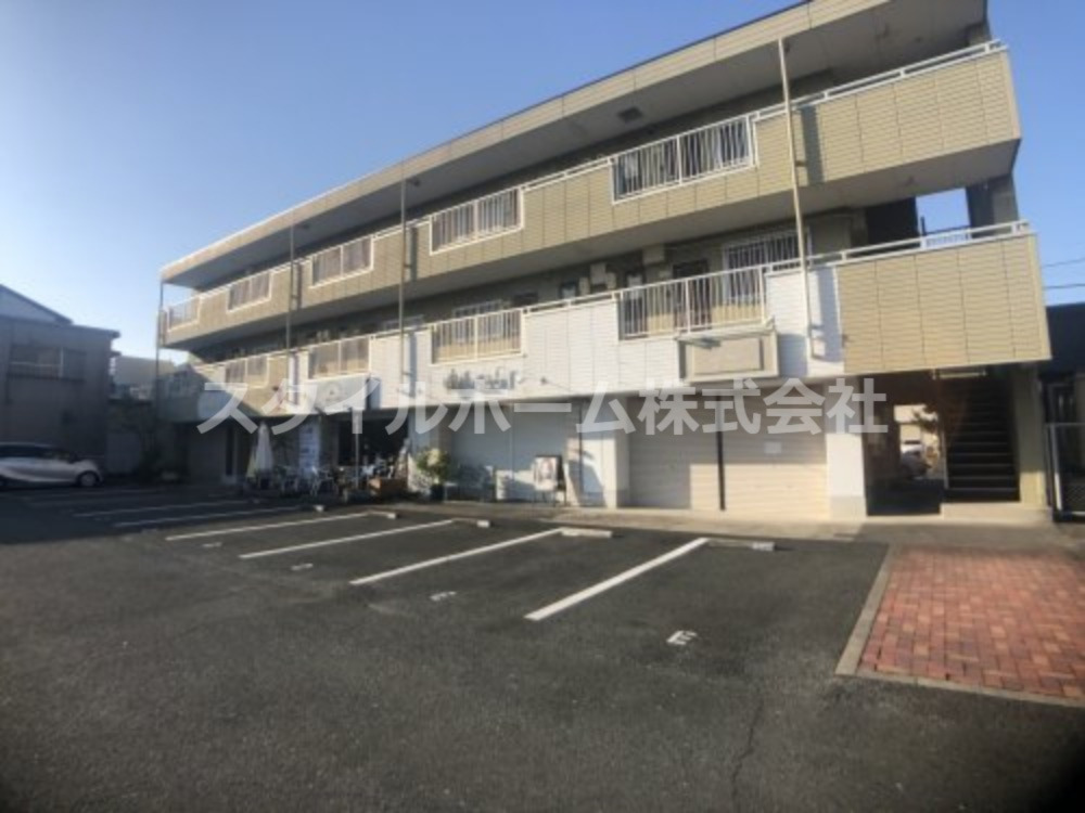 飲食店　i am cafe（飲食店）まで413m